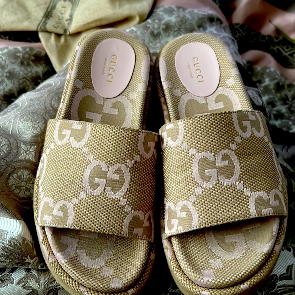 Gucci slides - Picture 1 of 4